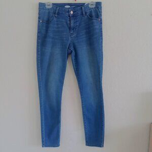 OLD NAVY SUPER SKINNY JEANS MID RISE